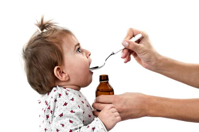 शिशु को सर्दी, जुकाम, खांसी और बंद नाक की दवा देना चाहिए should children be given medecine for cold